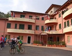 Otel Impero Beauty & - Bike, Cantello